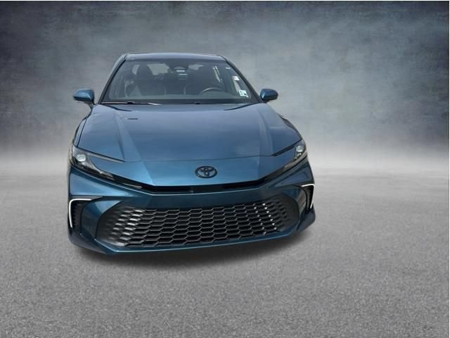 Used 2025 Toyota Camry SE w/ Convenience Package FWD image 2