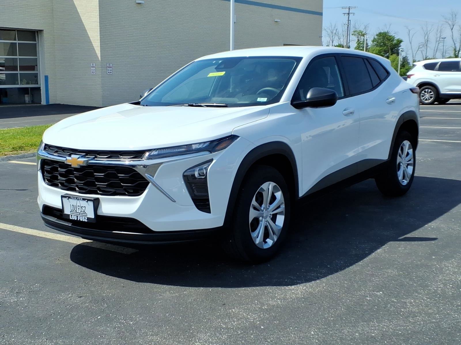 Used 2024 Chevrolet Trax LS FWD image 2