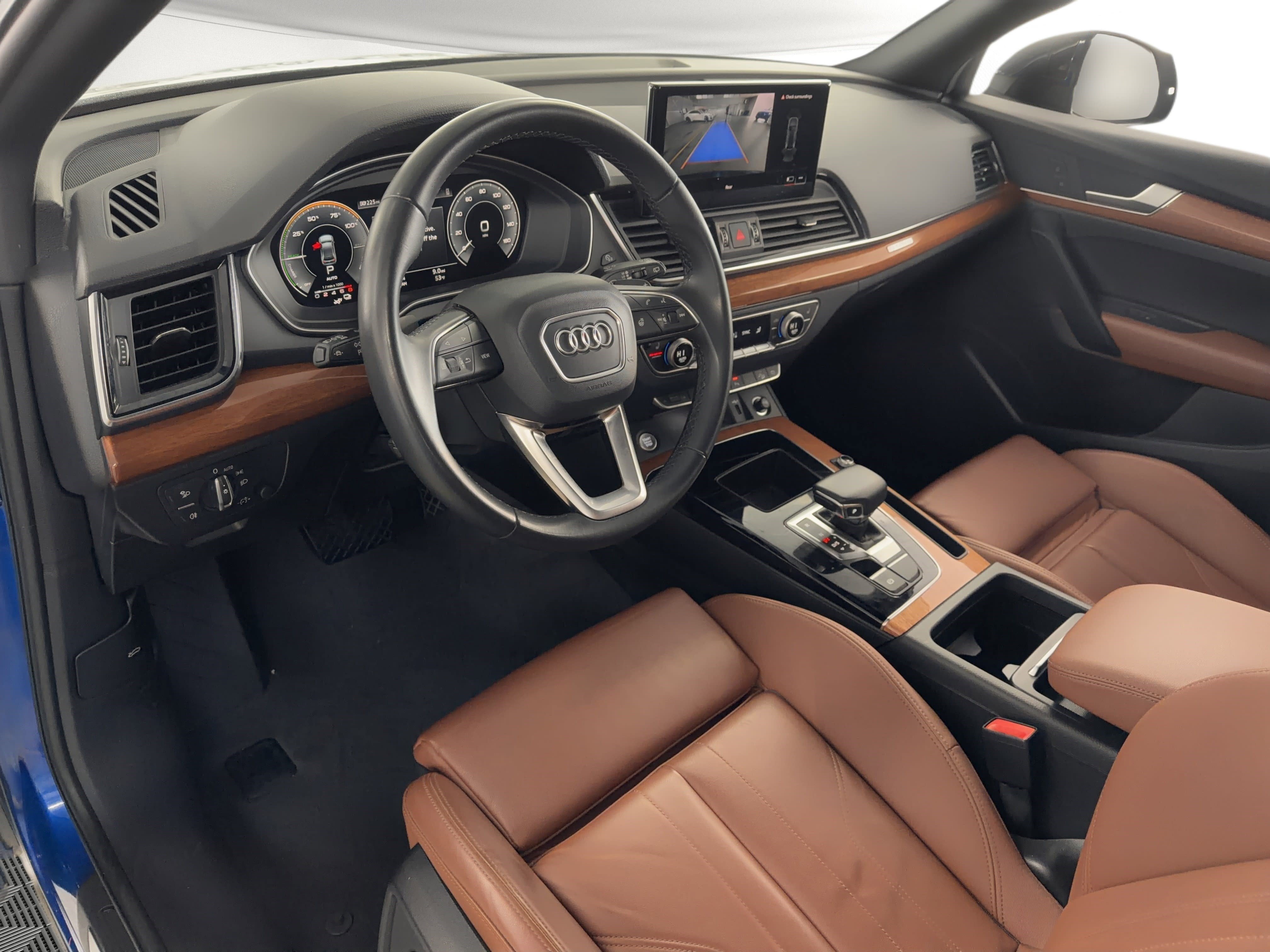 Used 2022 Audi Q5 e Premium w/ Convenience Package image 4
