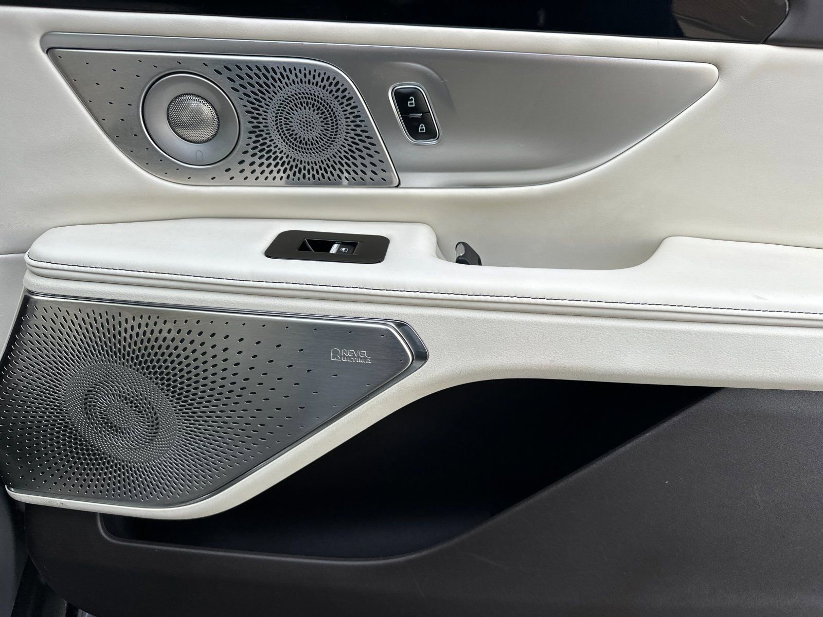 Used 2024 Lincoln Nautilus Black Label w/ Jet Appearance Package (87T) image 20