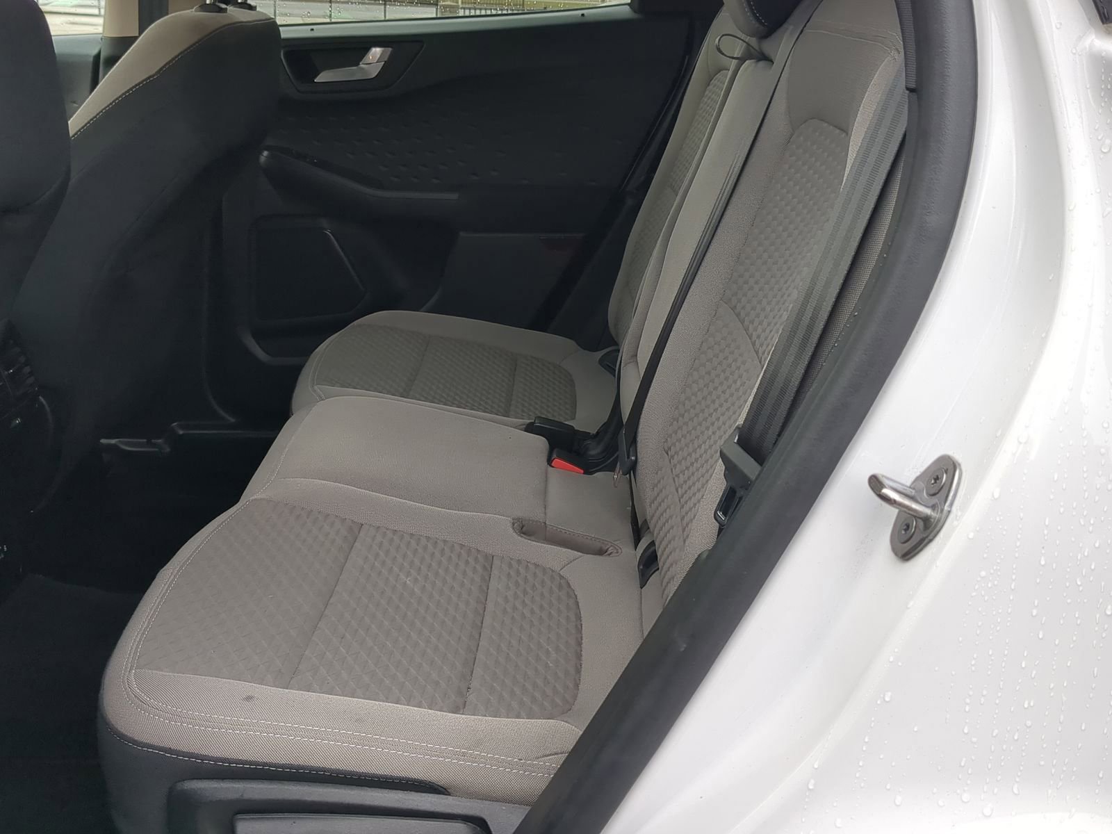 Used 2020 Ford Escape SE image 21