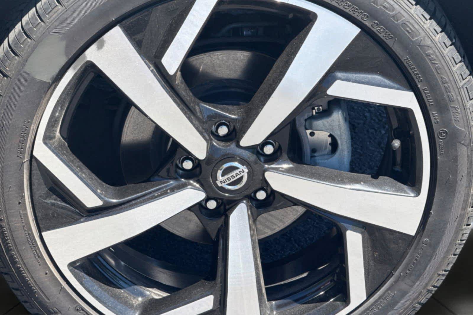 Used 2022 Nissan Rogue Sport SL AWD/4WD image 11