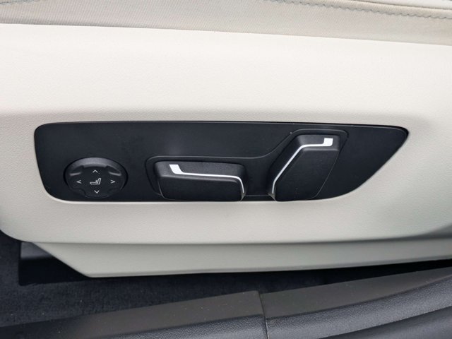 Used 2024 BMW i5 eDrive40i w/ Premium Package RWD image 19