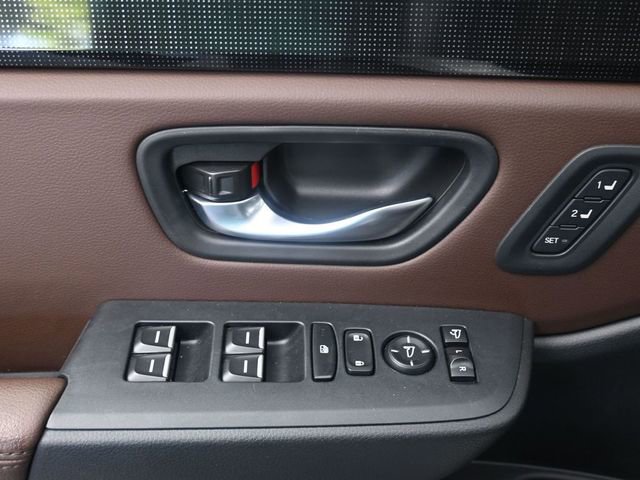 Used 2025 Honda Pilot Elite image 16