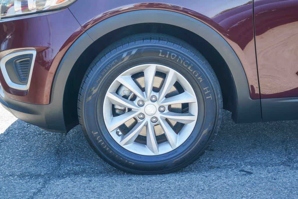 Used 2017 Kia Sorento FWD w/ LX Convenience Package image 10