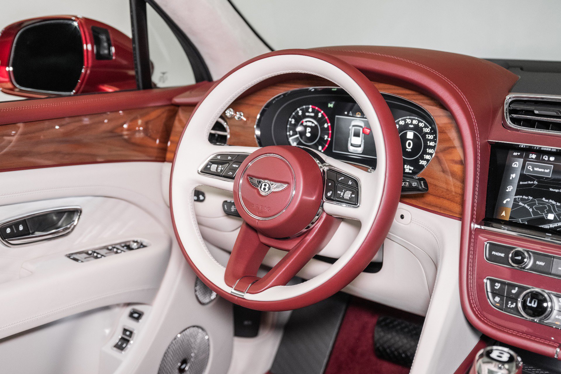 New 2025 Bentley Bentayga image 33