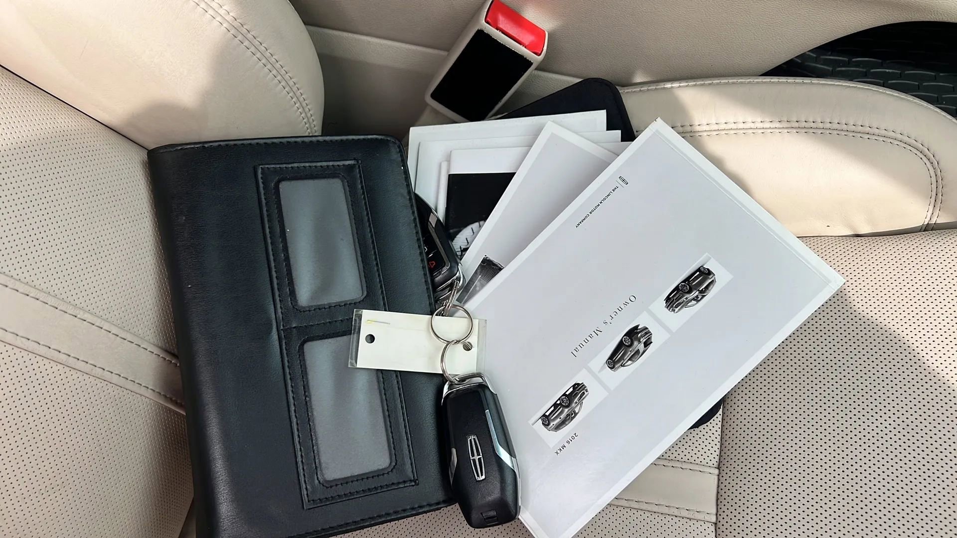 Used 2016 Lincoln MKX Reserve w/ Technology Package image 24