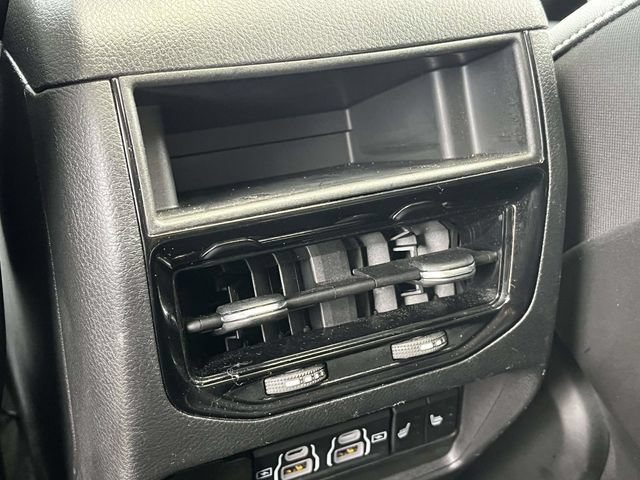 Used 2023 Jeep Grand Cherokee Limited AWD/4WD image 20