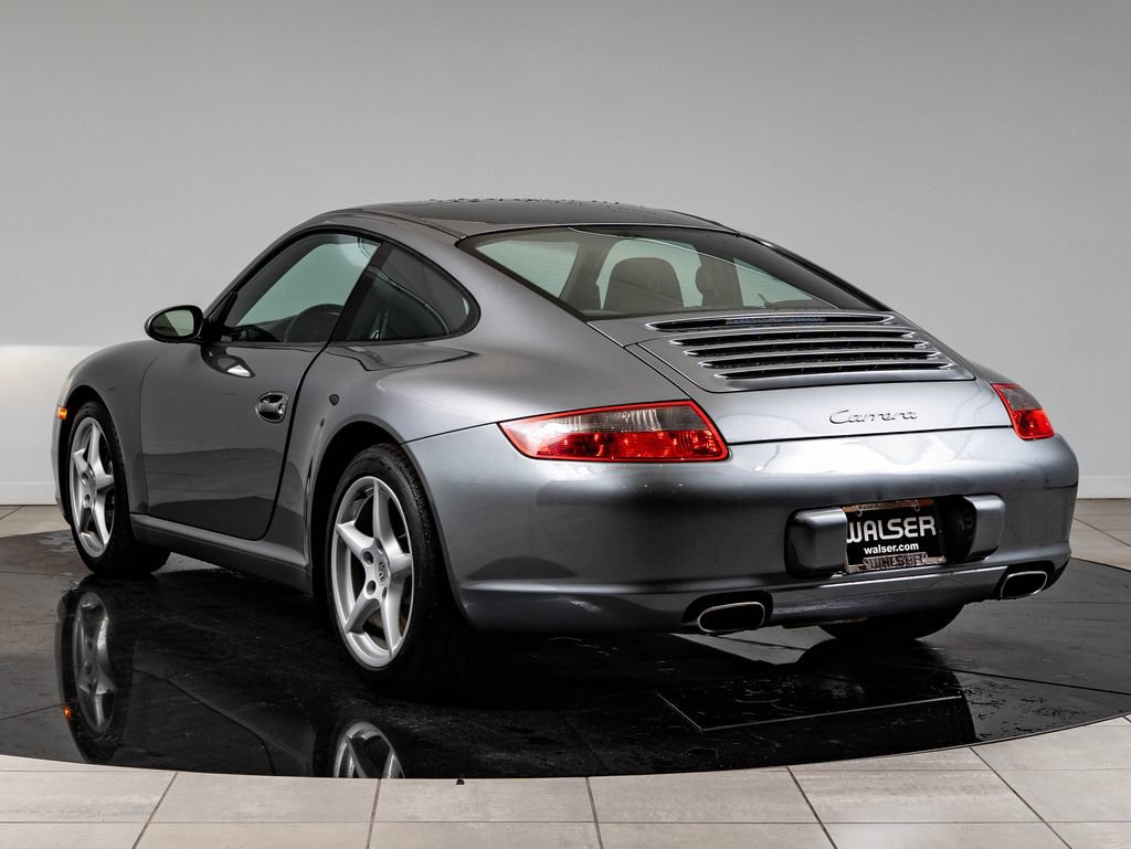 Used 2005 Porsche 911 Carrera RWD image 3
