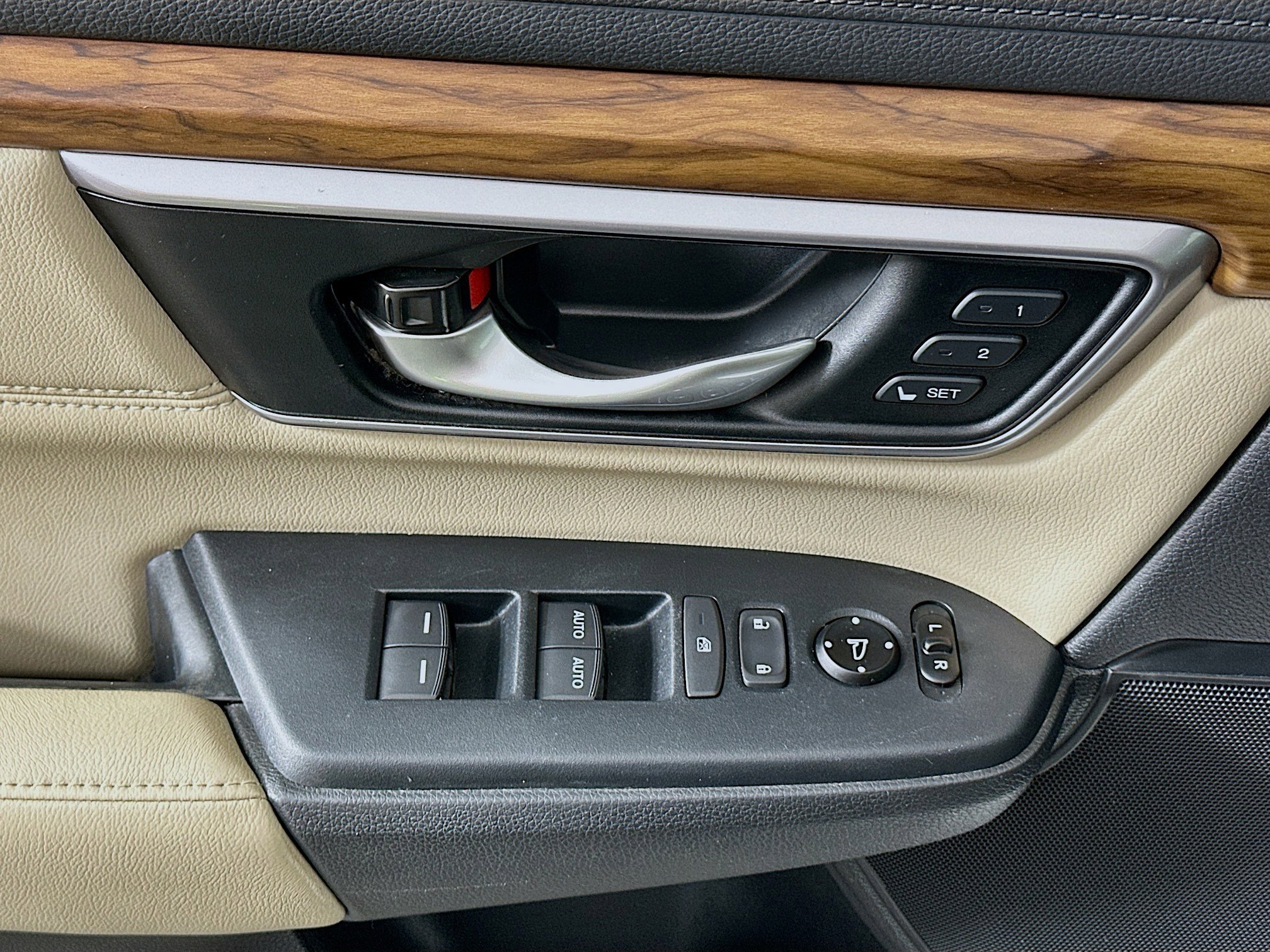 Used 2017 Honda CR-V EX-L image 15