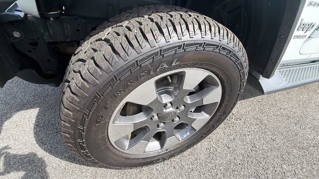 Used 2019 Jeep Wrangler Unlimited Sahara image 9