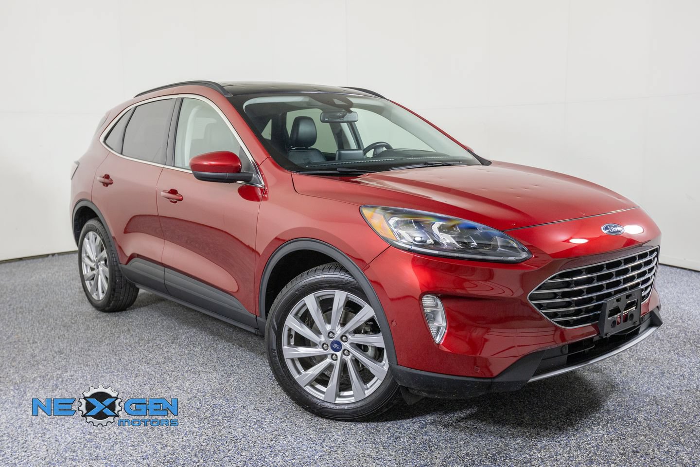 Used 2021 Ford Escape Titanium w/ Titanium Elite Package AWD/4WD image 1