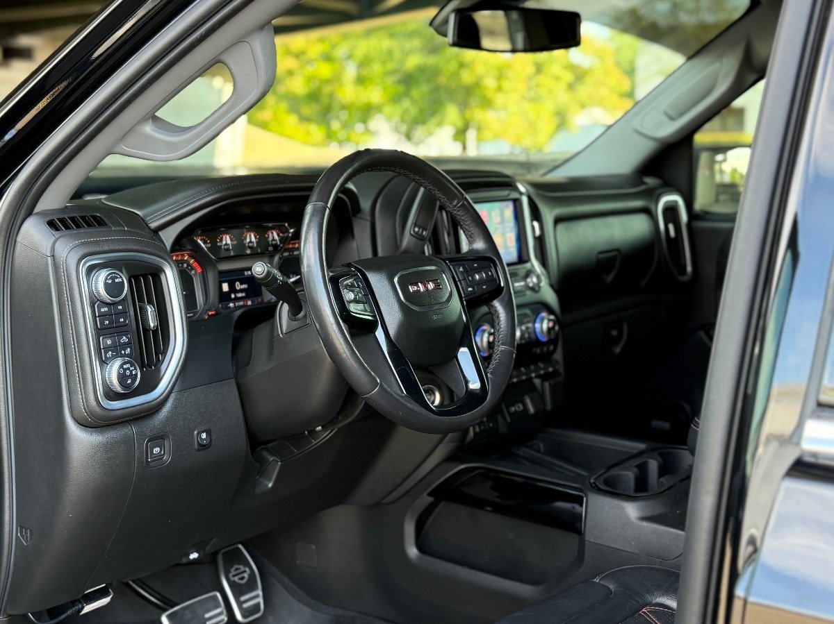 Used 2022 GMC Sierra 1500 SLT w/ SLT Premium Plus Package AWD/4WD image 11