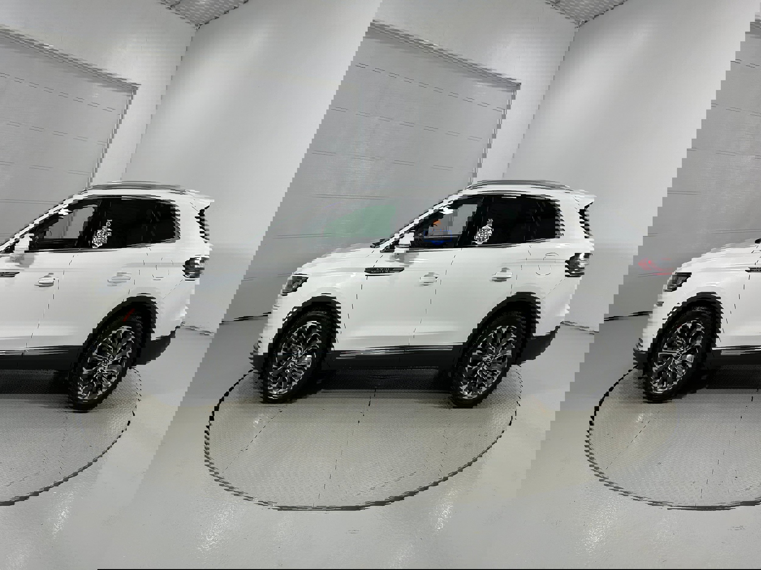 Used 2022 Lincoln Nautilus Reserve image 19