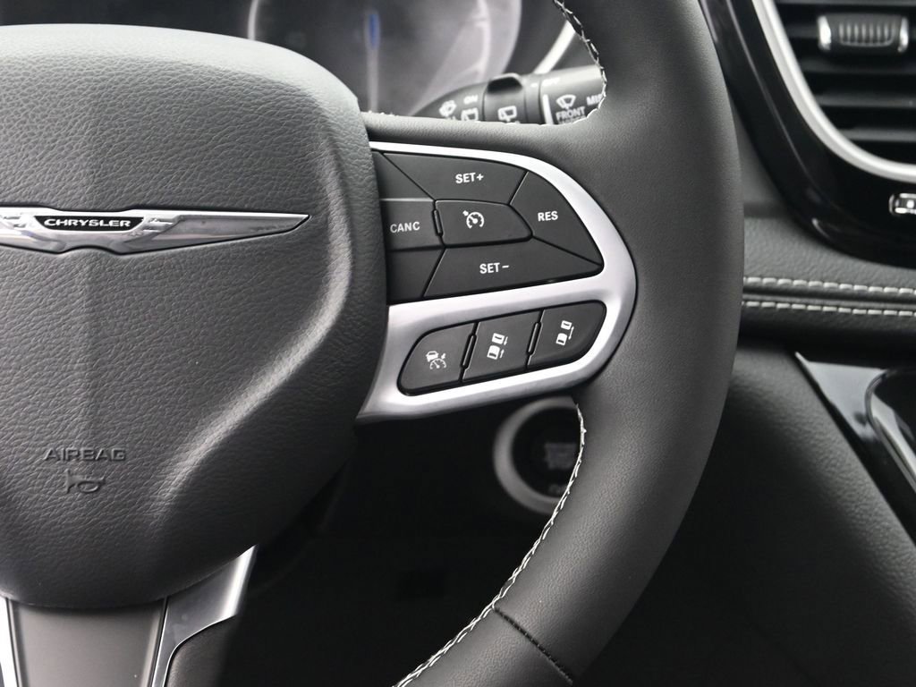 New 2026 Chrysler Pacifica Select image 29
