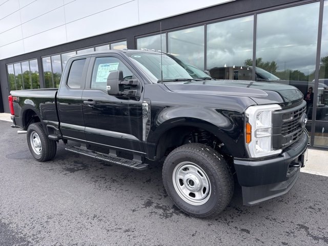 New 2024 Ford F350 XL w/ FX4 Off-Road Package
