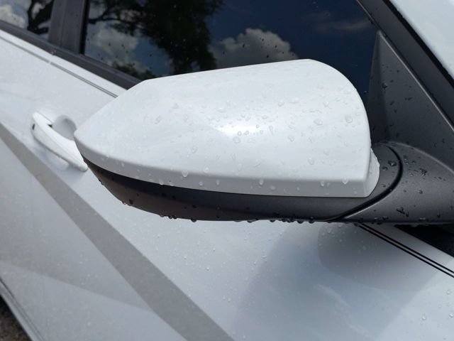 Used 2024 Hyundai Elantra SEL FWD image 11