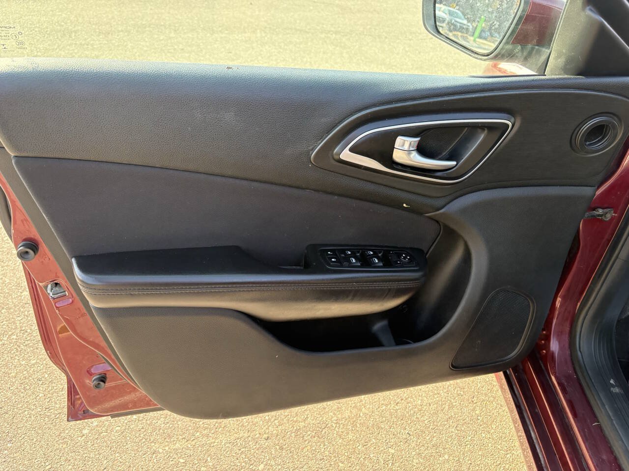 Used 2015 Chrysler 200 Limited FWD image 18