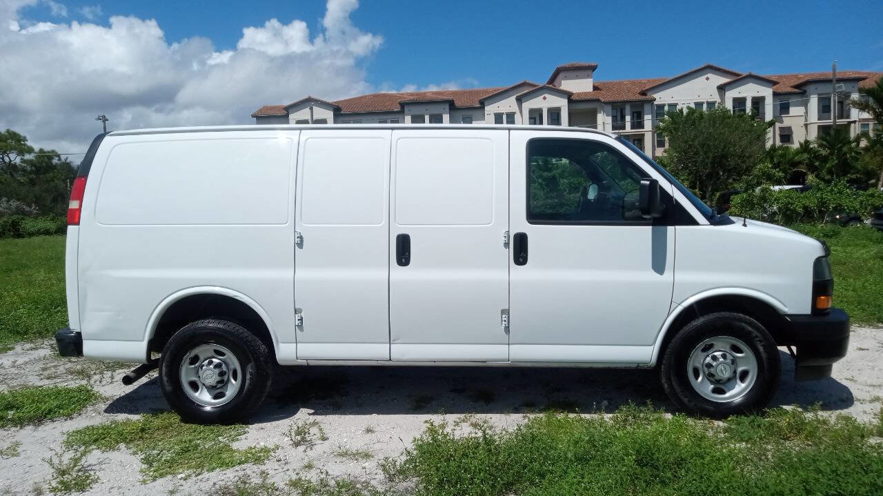 Used 2018 Chevrolet Express 2500 w/ Driver Convenience Package image 5