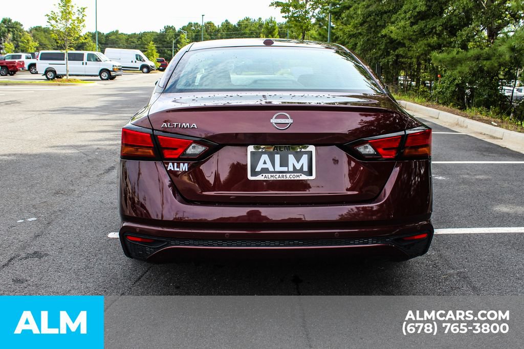 Used 2025 Nissan Altima 2.5 SV FWD image 10