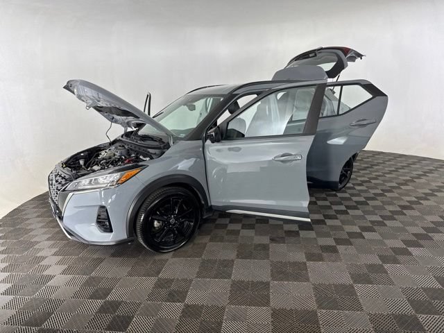 Used 2021 Nissan Kicks SR FWD image 12
