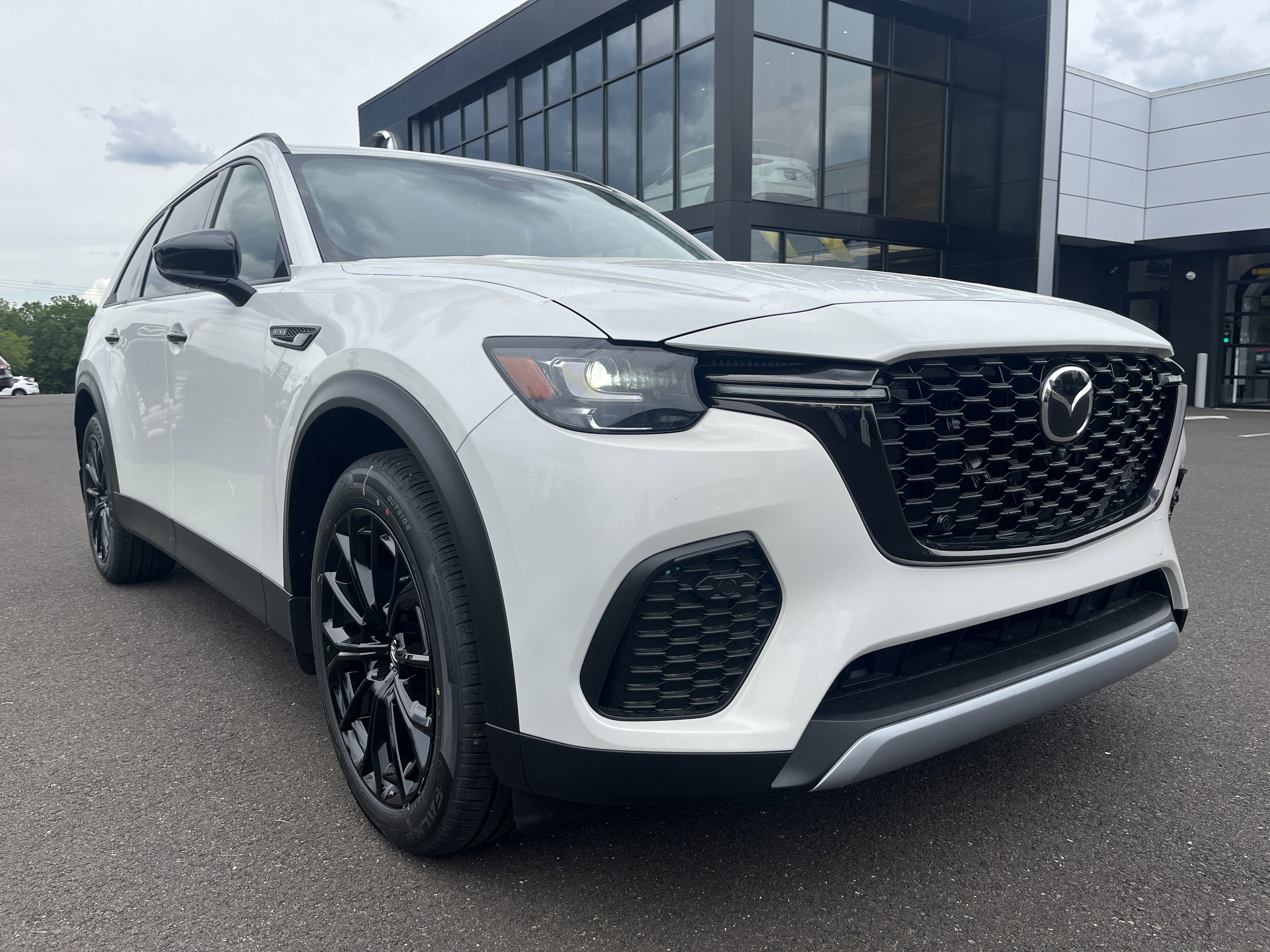 New 2025 MAZDA CX-70 3.3 Turbo w/ Premium Plus Pkg image 2