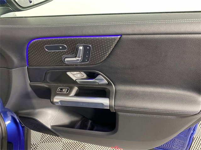 Used 2024 Mercedes-Benz GLB 250 image 23