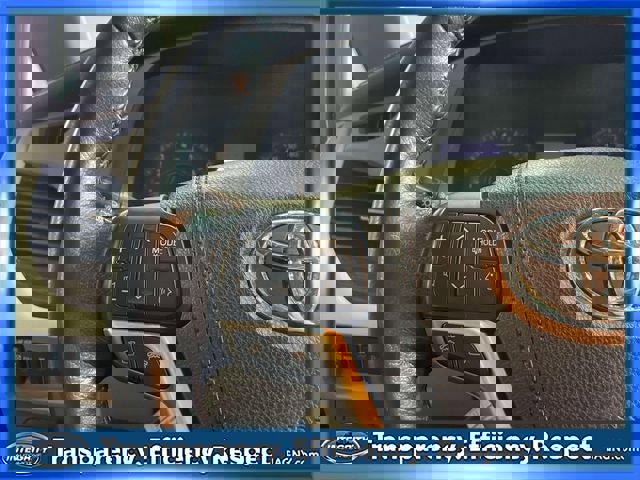 Used 2015 Toyota Sienna XLE Premium w/ Four Season Floor Mat Package image 24