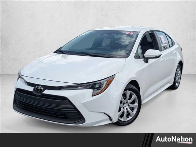 Used 2025 Toyota Corolla LE image 1