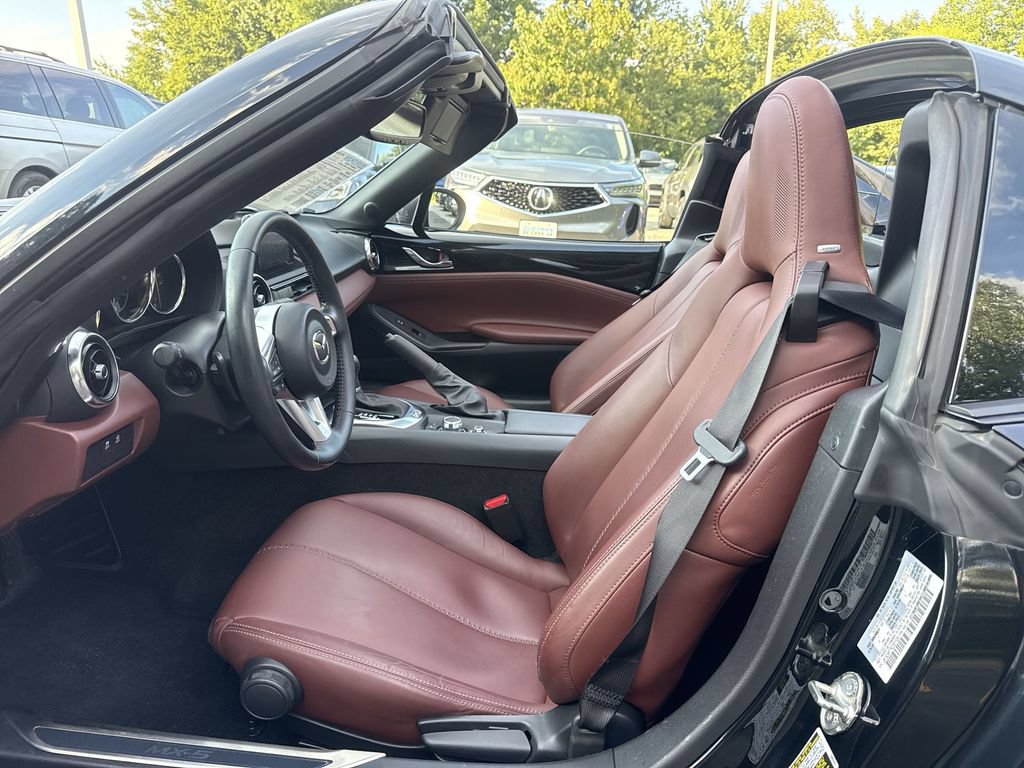 Used 2019 MAZDA MX-5 Miata RF Grand Touring RWD image 13
