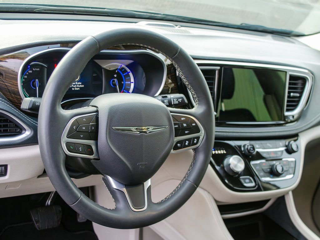 Used 2023 Chrysler Pacifica Limited image 13
