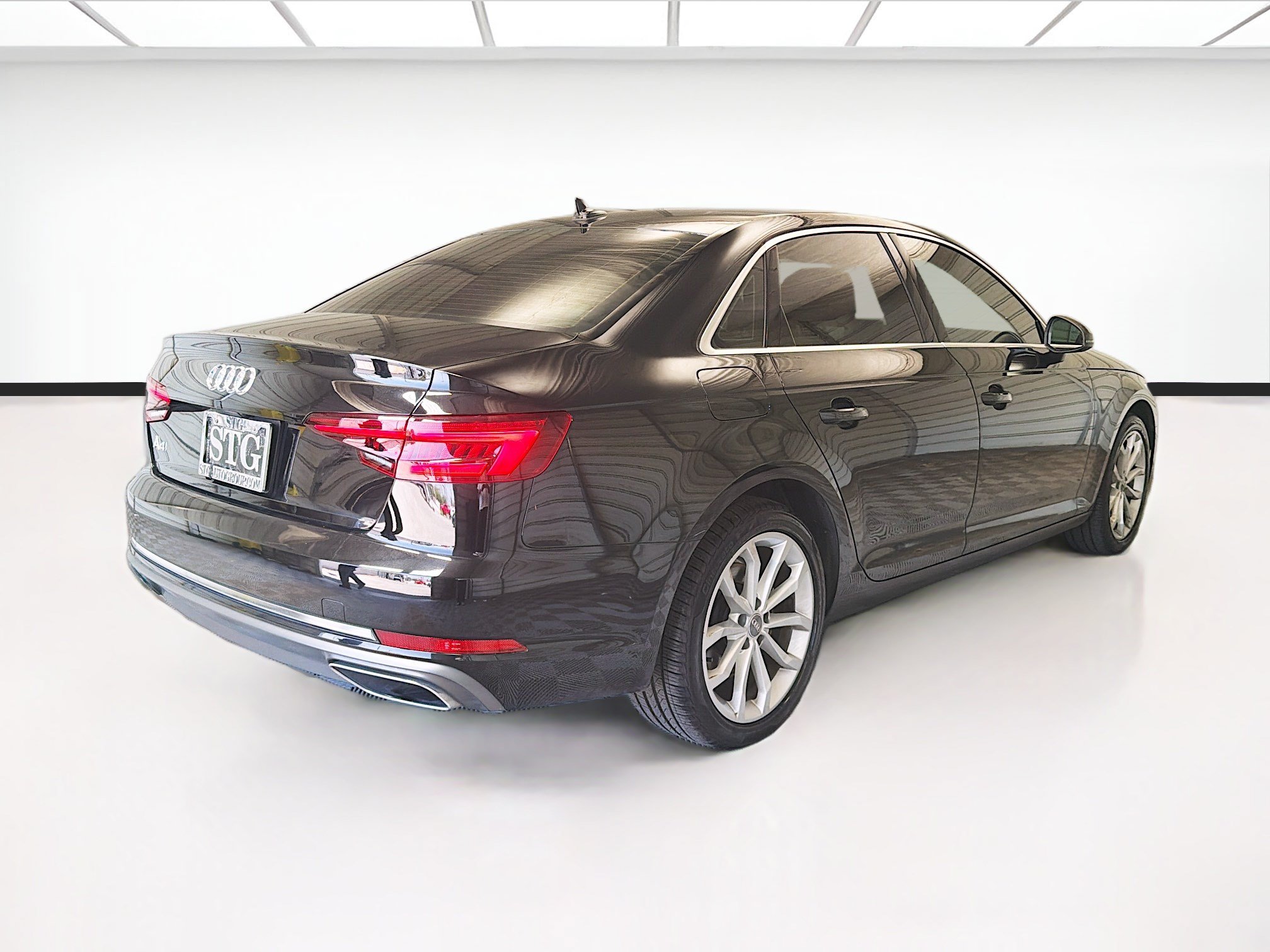 Used 2019 Audi A4 2.0T Premium w/ Convenience Package FWD image 4