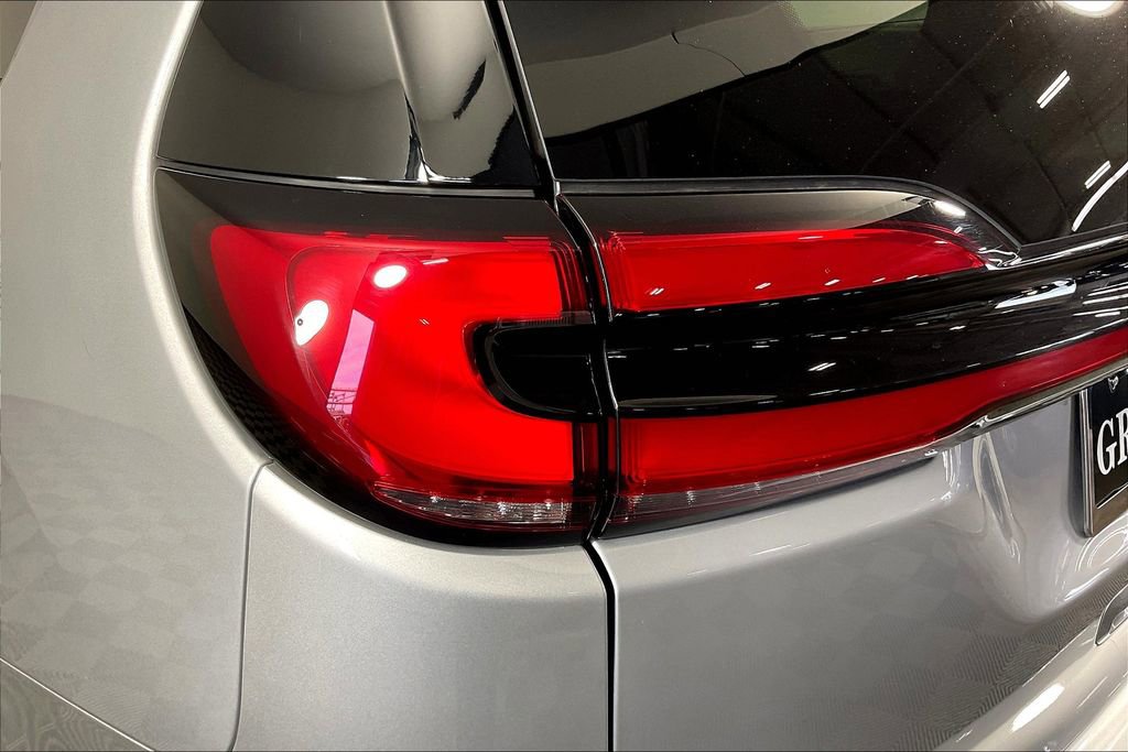 Used 2024 Chrysler Pacifica Touring-L image 41