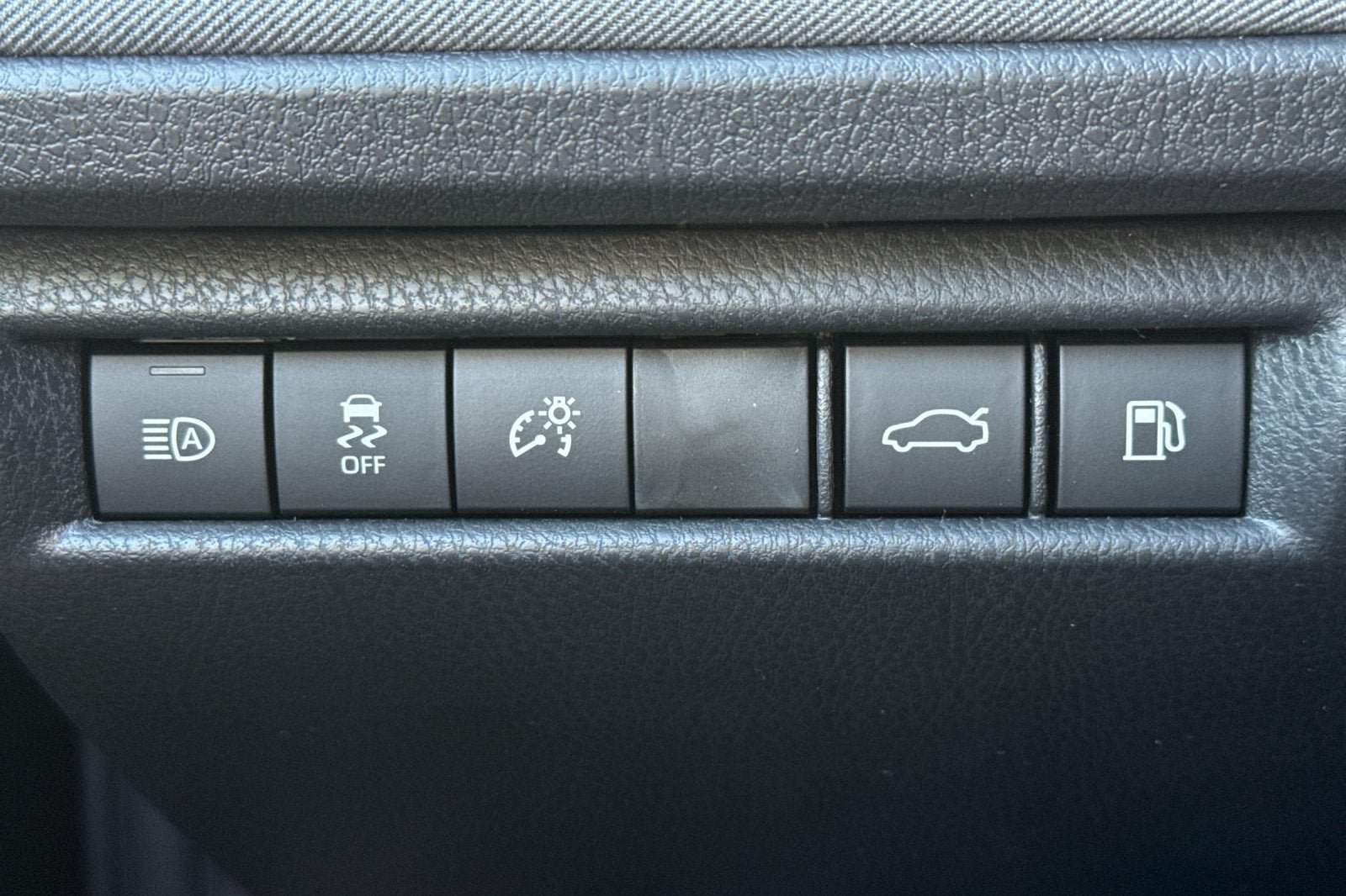 New 2026 Toyota Camry LE w/ Convenience Package FWD image 28