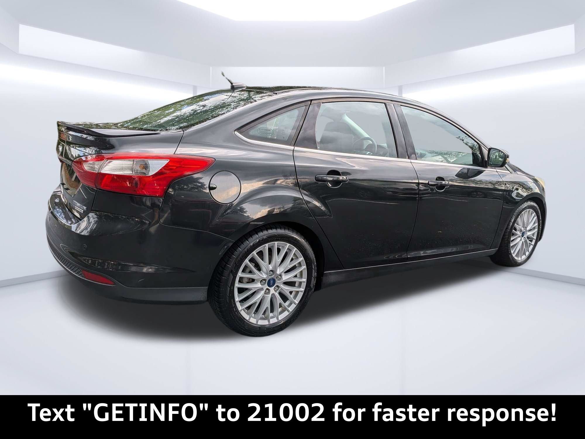 Used 2014 Ford Focus Titanium FWD image 3