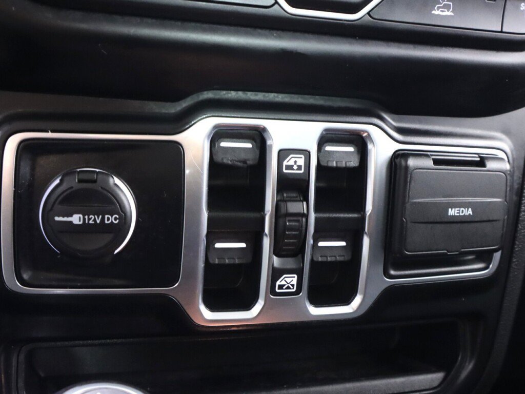 Used 2023 Jeep Wrangler Unlimited AWD/4WD image 21