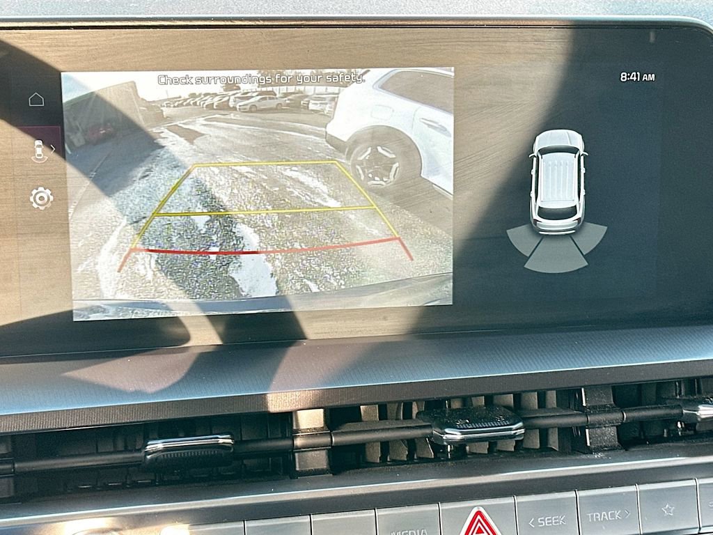 Certified 2025 Kia Telluride LX image 14