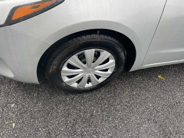 Used 2018 Kia Forte LX FWD image 11