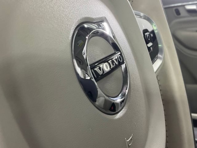 Used 2022 Volvo XC90 T5 Momentum w/ Protection Package Premier FWD image 39