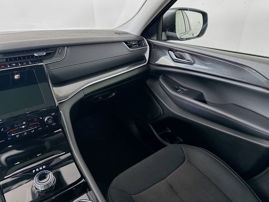 Used 2023 Jeep Grand Cherokee Laredo w/ Luxury Tech Group I image 35