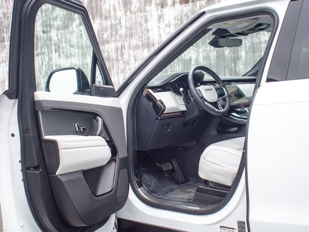 Certified 2024 Land Rover Range Rover Sport SE AWD/4WD image 11