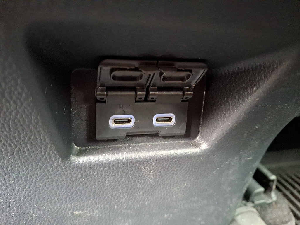 Used 2023 Toyota Venza XLE AWD/4WD image 11