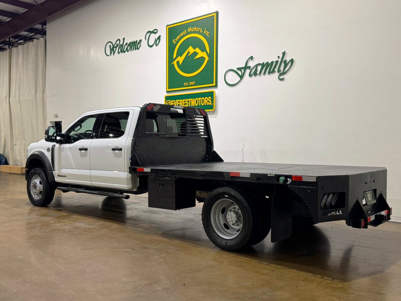 Used 2024 Ford F550 4x4 Crew Cab Super Duty w/ XLT Value Package image 6
