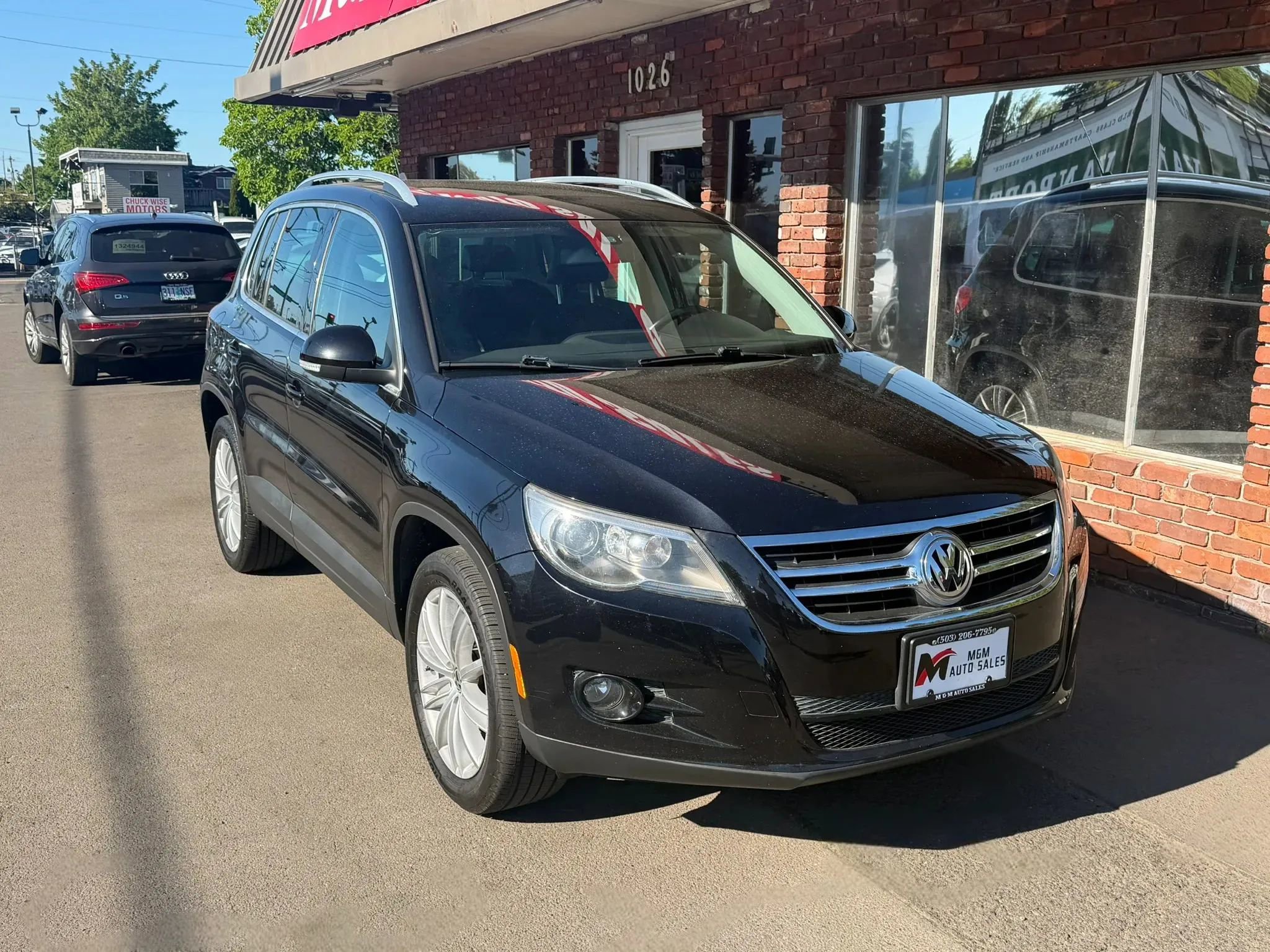 Used 2011 Volkswagen Tiguan SEL AWD/4WD image 1