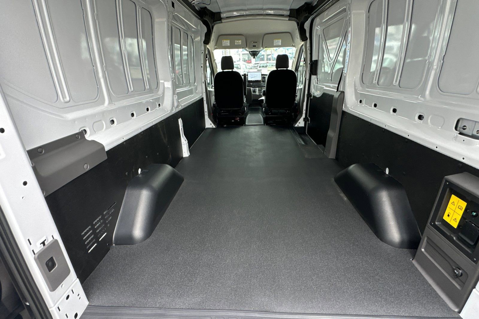 New 2025 Ford E-Transit 148 Medium Roof image 11