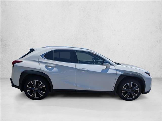 Used 2022 Lexus UX 200 w/ Accessory Package (Z2) FWD video 4