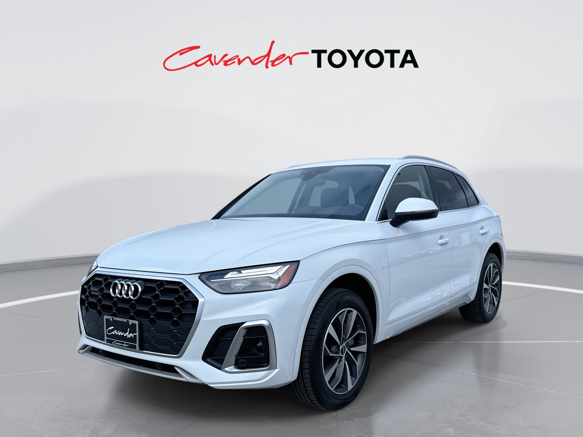 Used 2024 Audi Q5 2.0T Premium w/ Convenience Package AWD/4WD image 1