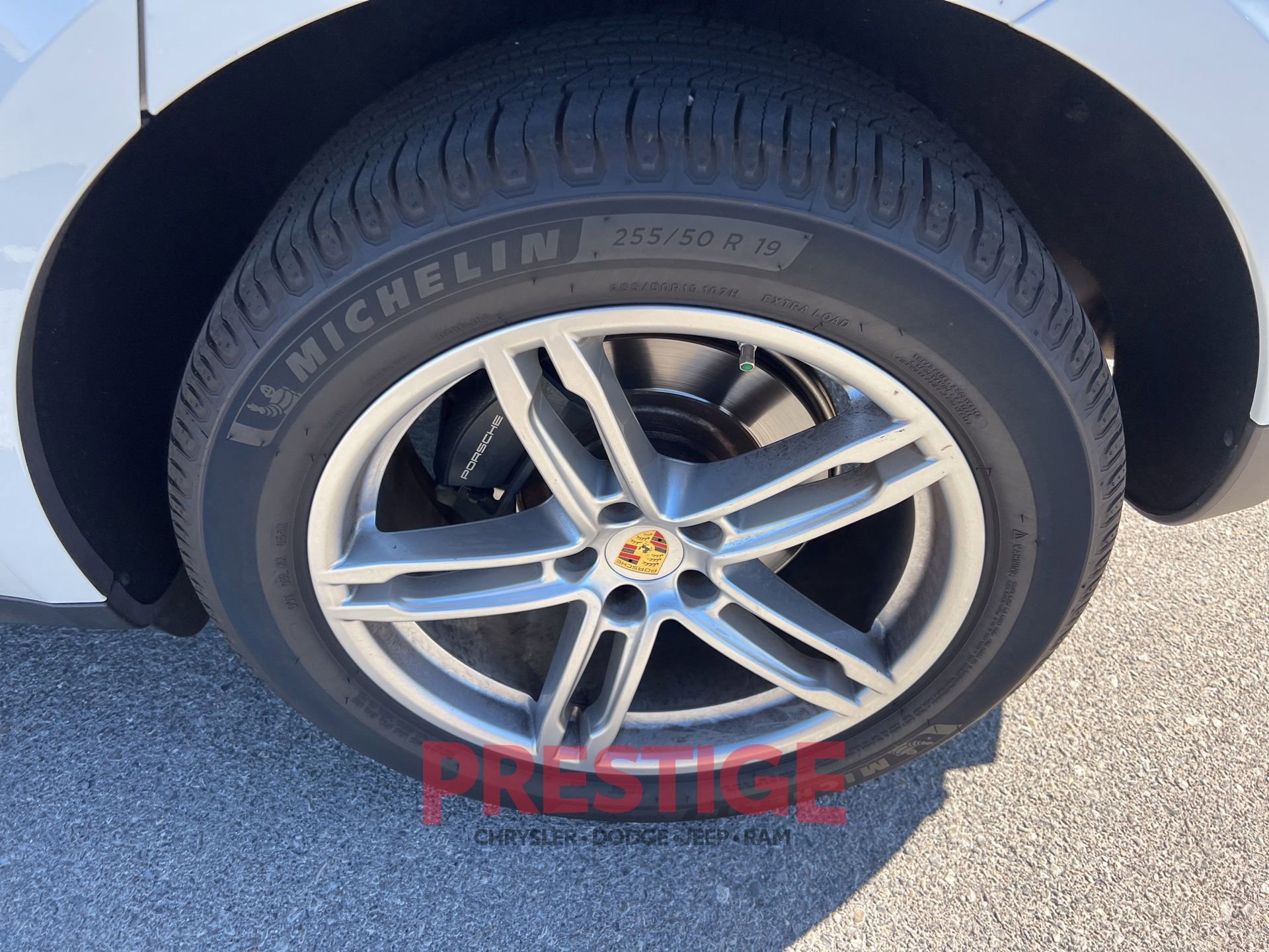 Used 2021 Porsche Macan w/ Premium Package Plus AWD/4WD image 13