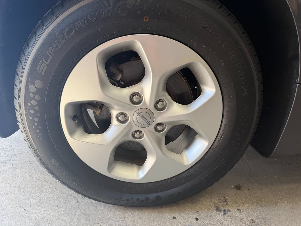 Used 2017 Chrysler Pacifica Touring Plus FWD image 32