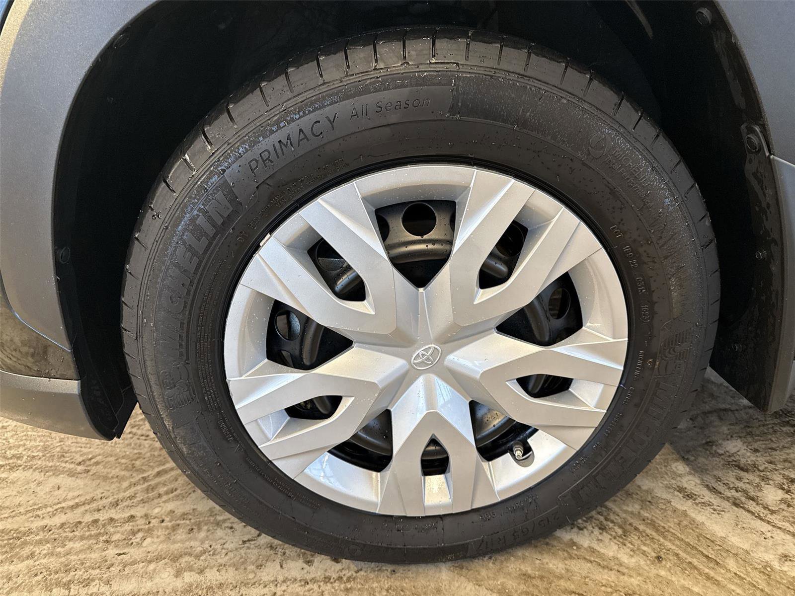 Used 2023 Toyota Corolla Cross L image 18